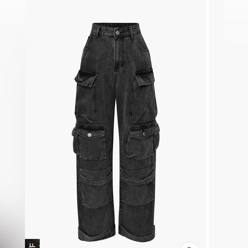 Multi Pocket Rolled Hem Wide Leg Cargo jeans